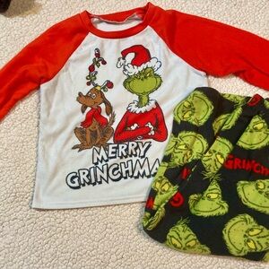☀️5/$10 Size 6/7 Merry Grinchmas Pajama Set